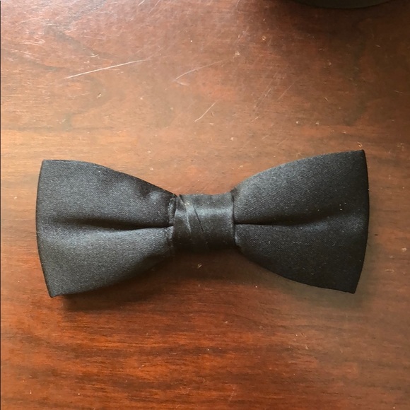 NWOT Boys boutique black satin double bow-tie - Picture 2 of 5